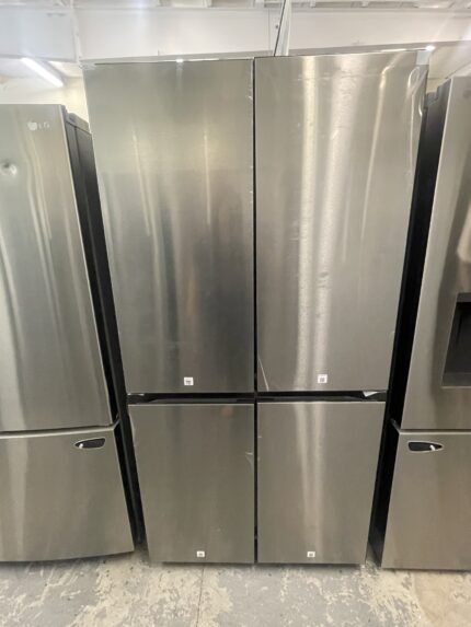 Bespoke 4-Door Flex with Beverage Center in Fingerprint Resistant Stainless Steel