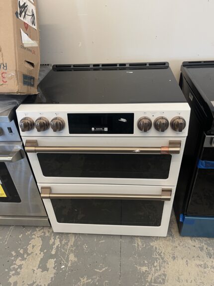 Cafe 30 in. 4 Burner Element Smart Slide-In Double Oven Induction Range with Convection in Matte White, Fingerprint Resistant