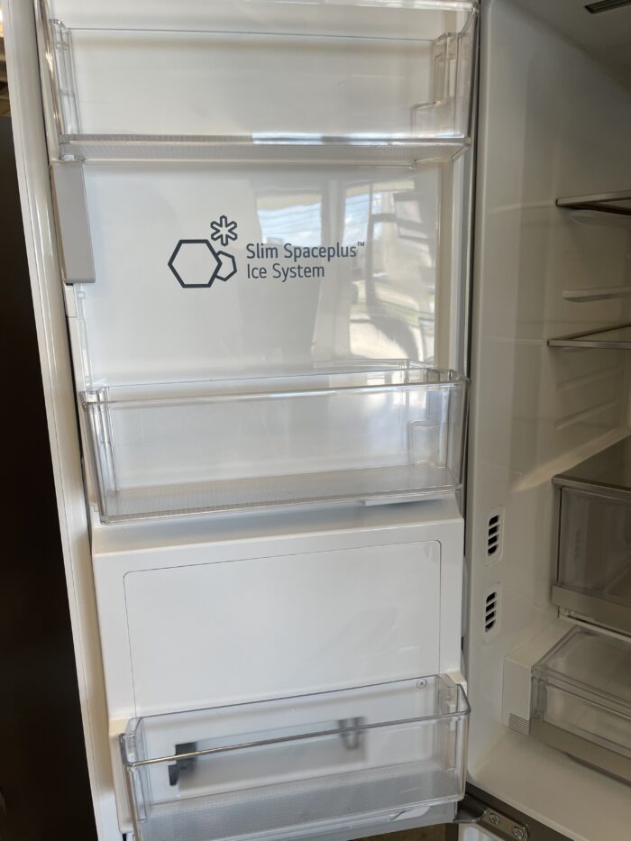 LG 26 cu. ft. Counter-Depth MAX French Door Refrigerator w/ Mirrored Instaview & 4 types of ice, PrintProof Stainless Steel - Image 6