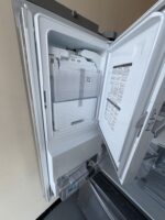 36 in. 26 cu. ft. Smart Counter-Depth MAX French Door Refrigerator with Dual Ice Makers in PrintProof Stainless Steel - Image 4
